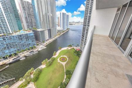 485 Brickell Ave 2503, Miami, Florida 33131, USA
