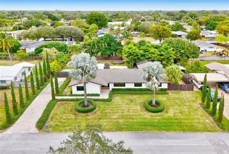 8531 SW 185th Ter, Cutler Bay, Florida 33157, USA