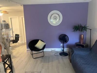 Hollywood, Florida 33021, USA