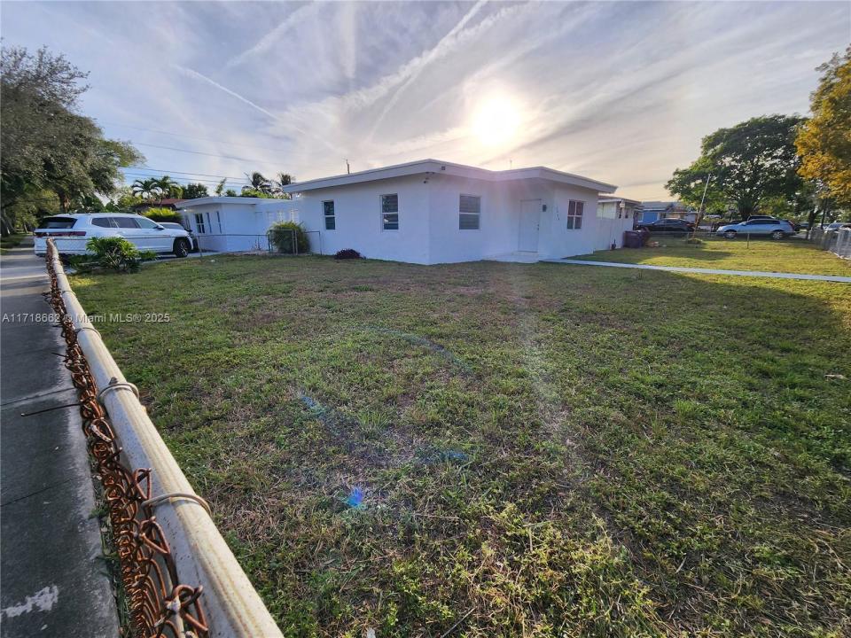 2608 Funston St, Hollywood, FL 33020