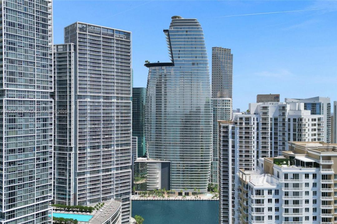 300 Biscayne Blvd Way 3704, Miami, FL 33131