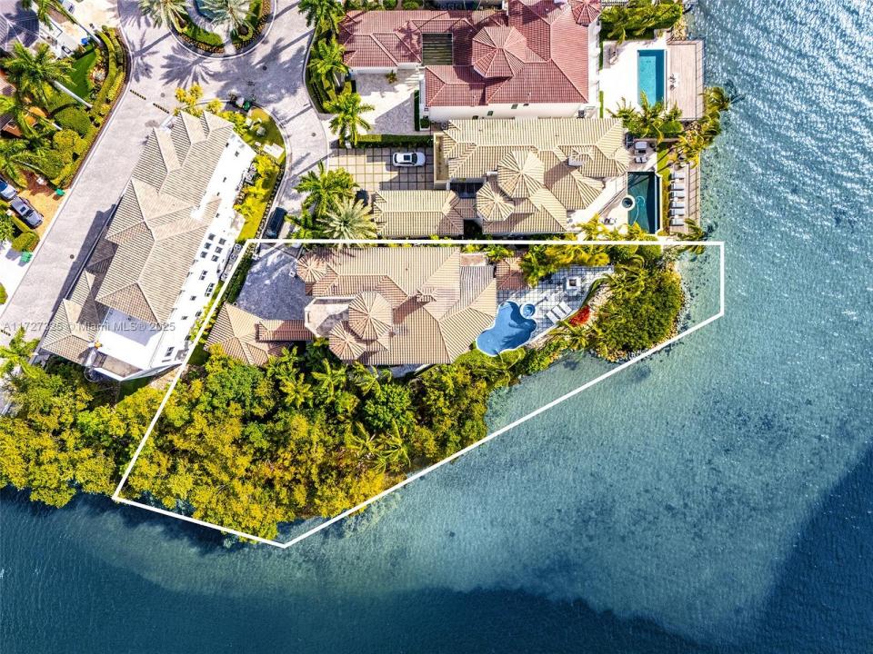 3914 Island Estates Dr, Aventura, FL 33160