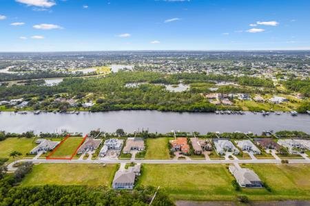 221 SE Fiore Bello, Island of Ravello, Port Saint Lucie, Florida 34952