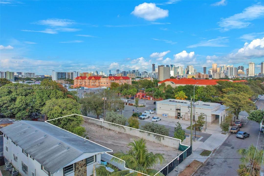 1227 SW 3rd St, Miami, FL 33135