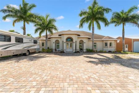 7684 County Road 78, La Belle, Florida 33935, USA