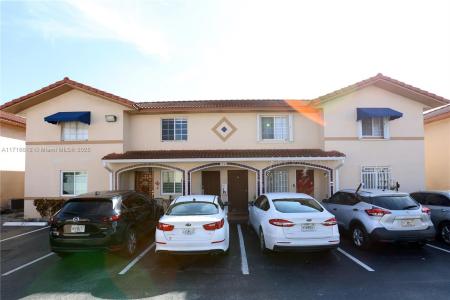2214 W 74th St 202-27, Hialeah, Florida 33016, USA