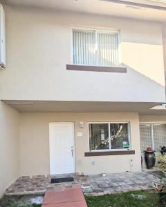 431 NW 82nd Ave 906, Miami, Florida 33126, USA