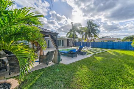 601 NE 2nd St, Dania Beach, Florida 33004, USA