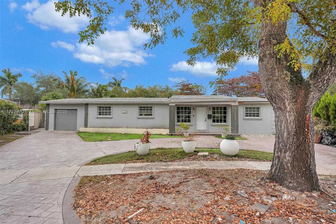 18600 NE 7th Ct, North Miami Beach, FL 33179