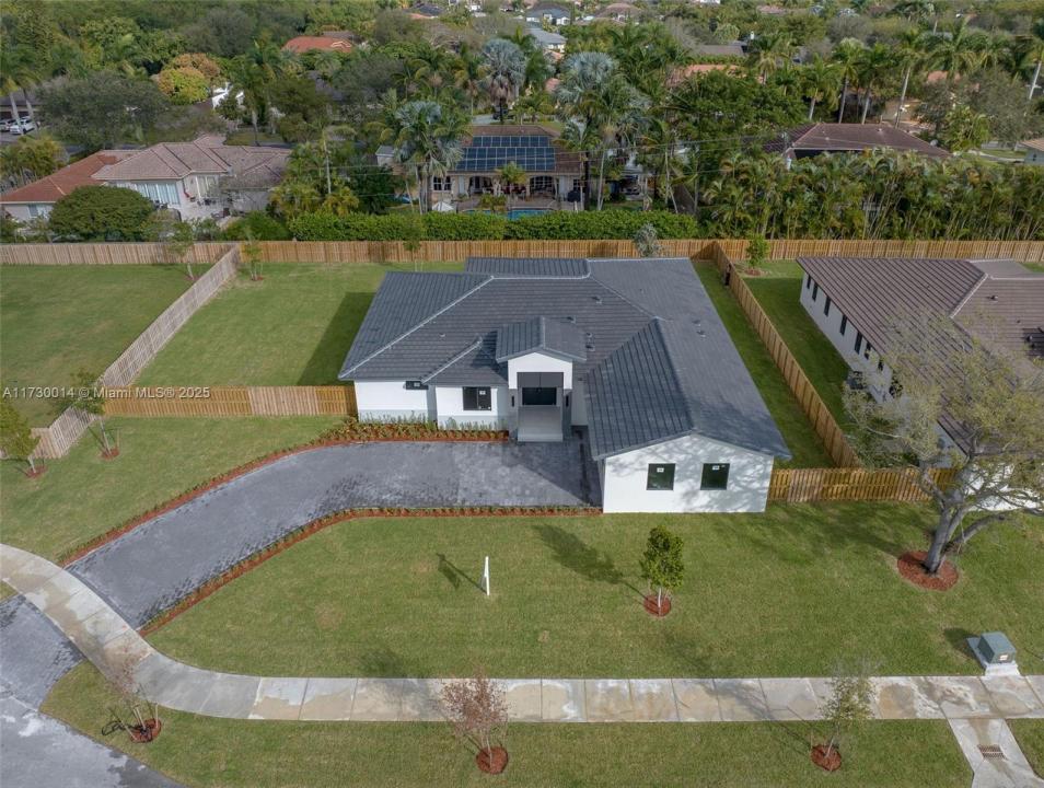 8231 SW 193rd Ter, Cutler Bay, FL 33157