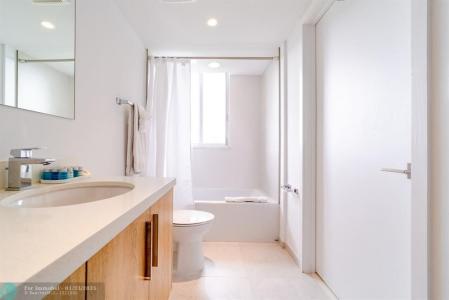 1100 100th St 502, Bay Harbor Islands, Флорида 33154, Соединенные Штаты