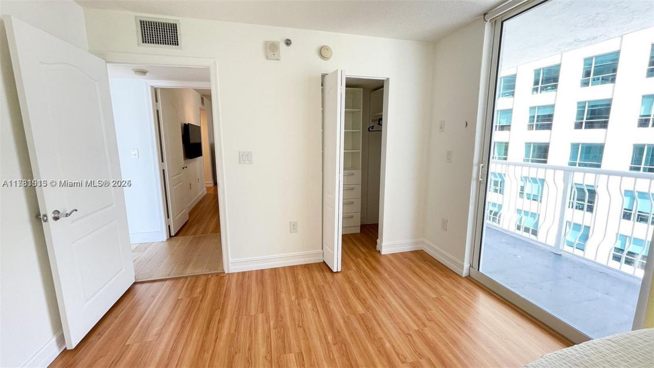 1200 Brickell Bay Dr 1702, Miami, FL 33131