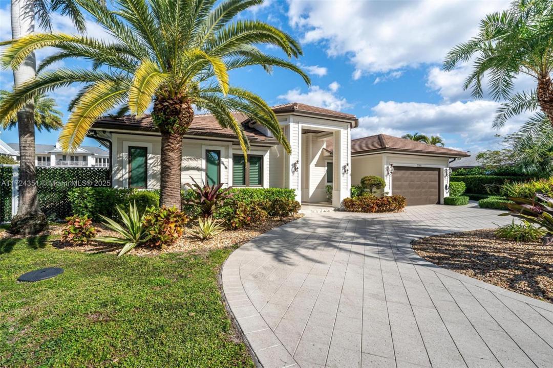 2381 NE 24th St, Lighthouse Point, FL 33064