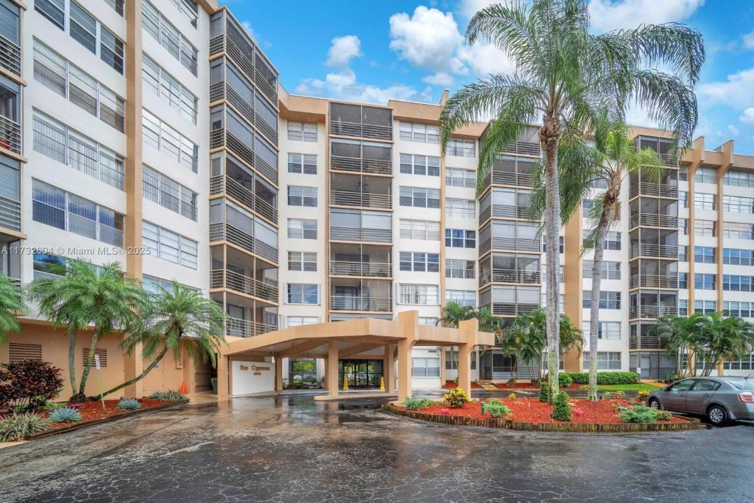 1200 Saint Charles Pl 419, Pembroke Pines, FL 33026