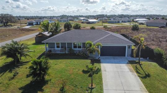 1220 MOORE RUN, La Belle, FL 33935