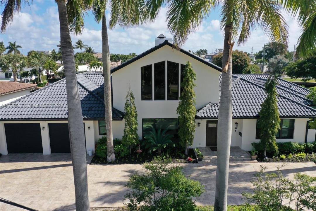4000 NE 23rd Ave, Lighthouse Point, FL 33064