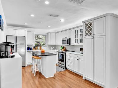 5850 SW 37th Ave, Dania Beach, FL 33312