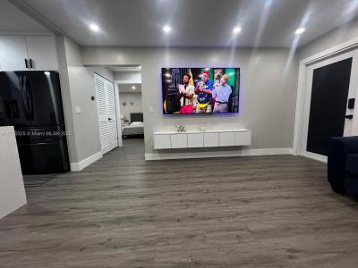 222 SW 8th St, Dania Beach, FL 33004