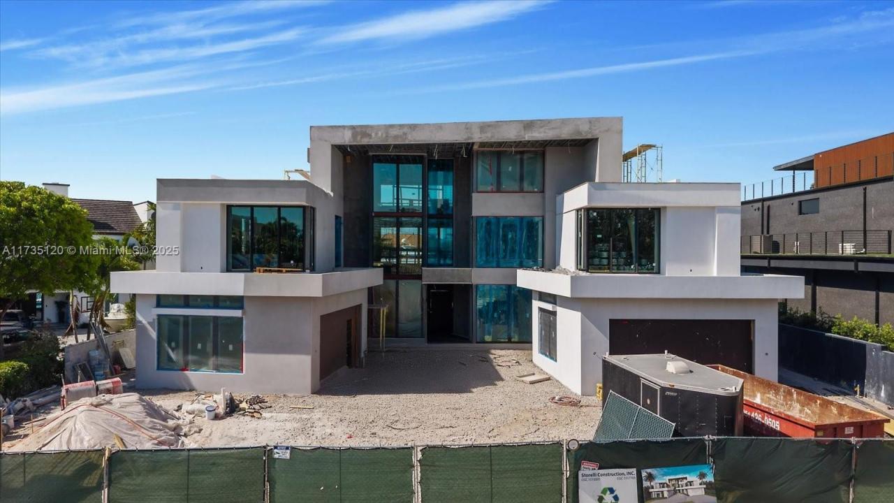 725 Middle River Dr, Fort Lauderdale, FL 33304