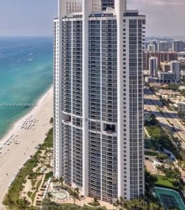 Sunny Isles Beach, FL 33160