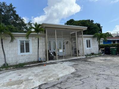 655 NE 135th St, North Miami, FL 33161