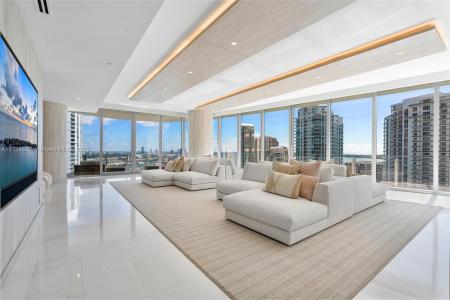 300 Biscayne Blvd Way 2701, Miami, FL 33131