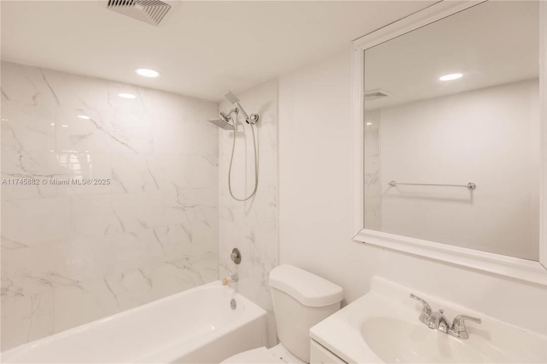 4152 Inverrary Dr 103, Lauderhill, FL 33319