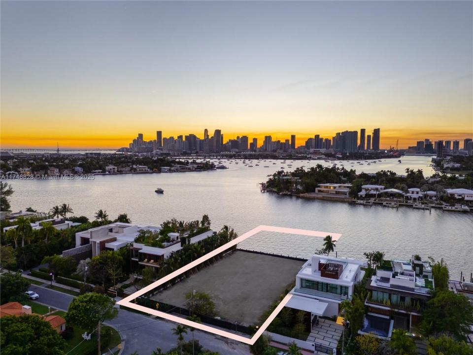 228 + 302 W Dilido Dr, Miami Beach, FL 33139