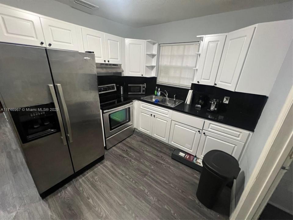 1337 NW 26th St, Miami, FL 33142