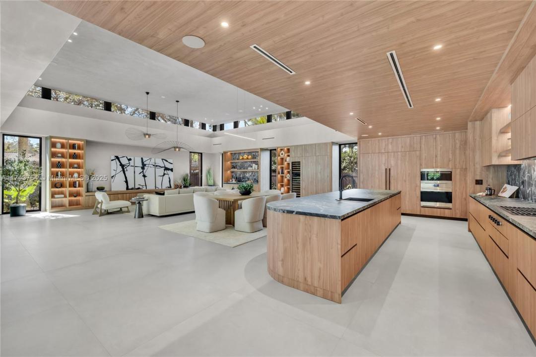 740 NE 120th St, Biscayne Park, FL 33161