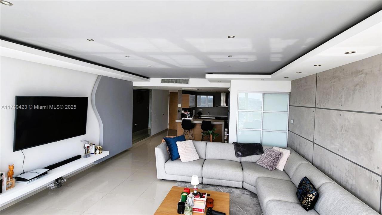 52 Luis Muñoz Rivera Ave. 1802, Puerto Rico 00918