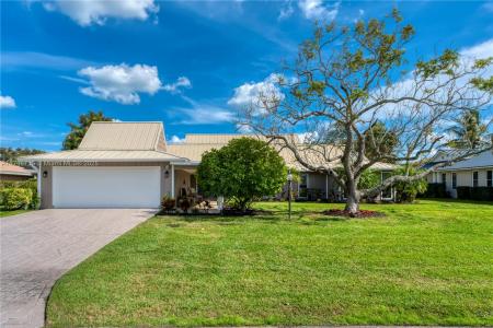 3333 SE Fairway  E, Stuart, FL 34997