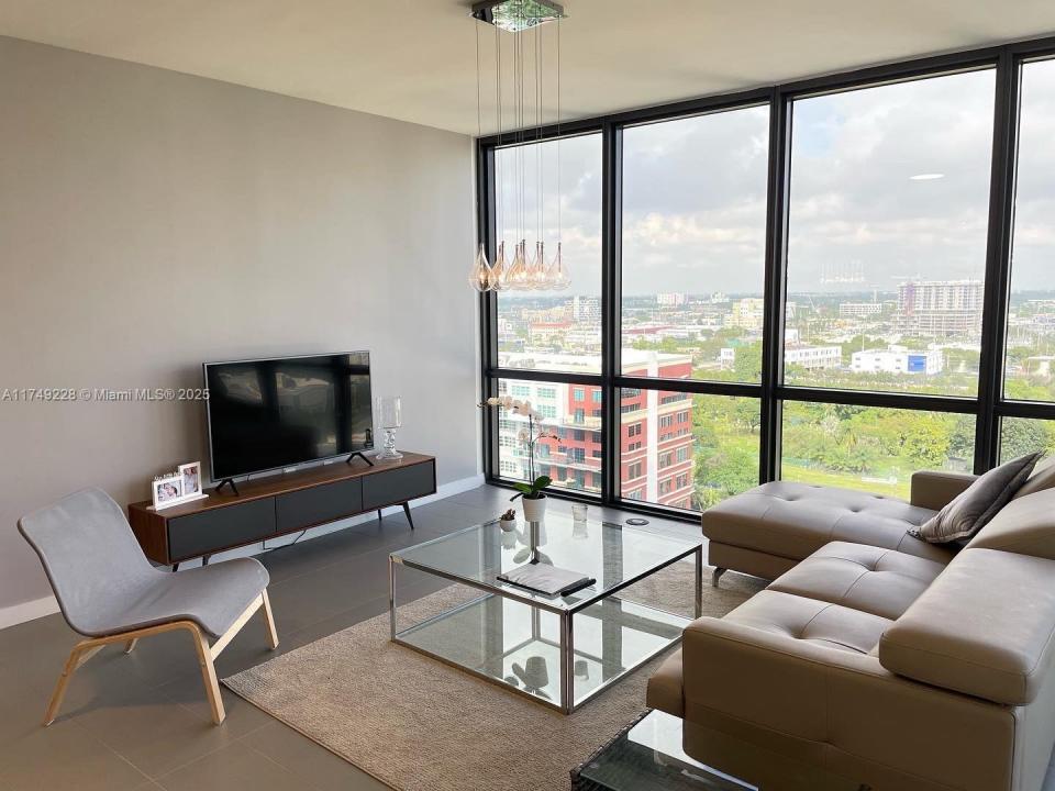 1600 NE 1st Ave 1220, Miami, FL 33132