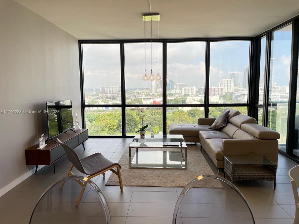 1600 NE 1st Ave 1220, Miami, FL 33132