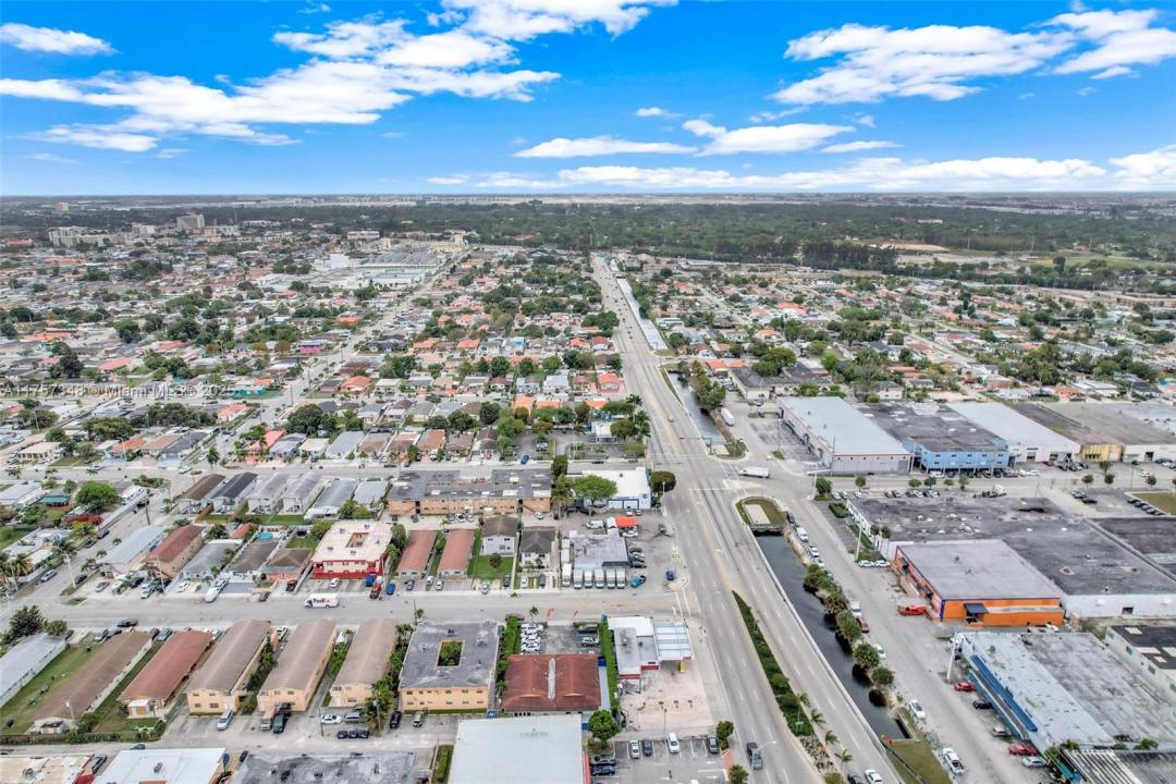 370 W 19th St, Hialeah, FL 33010