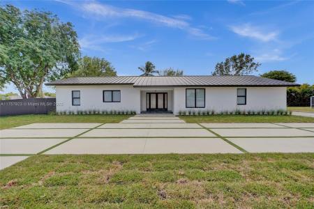 10704 SW 133rd Ter, Miami, FL 33176