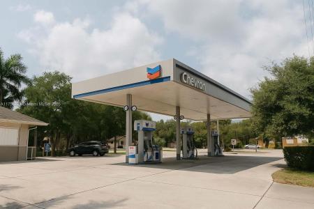 755 4th St, Vero Beach, FL 32962