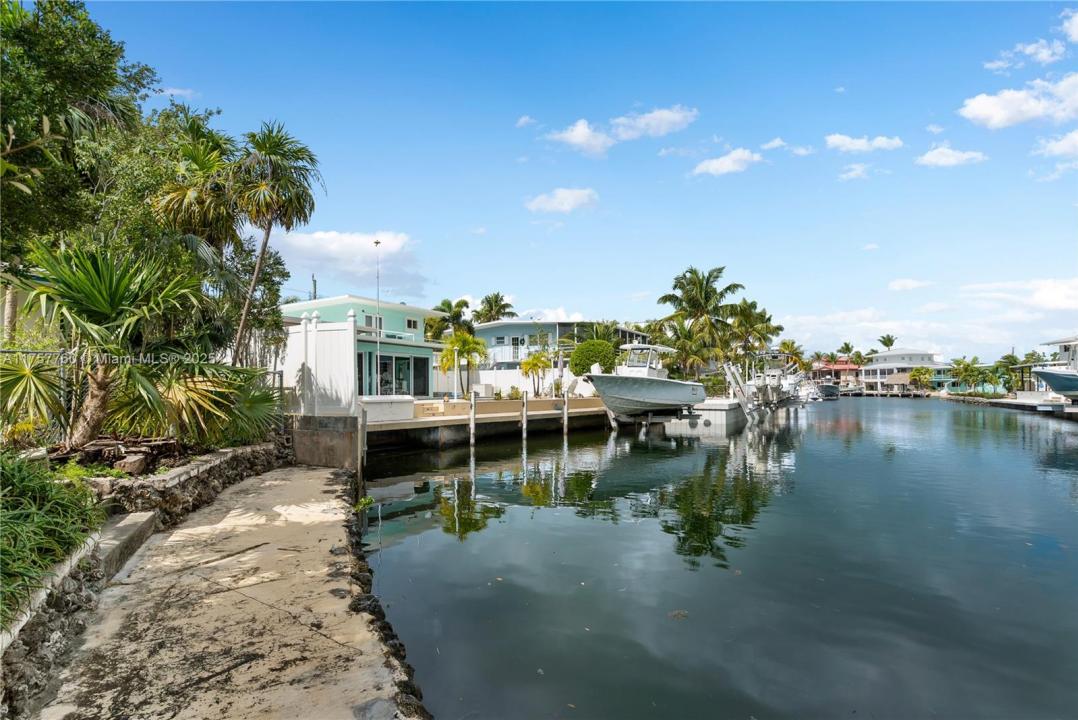 228 - 230 Apache St, Plantation Key, FL 33070
