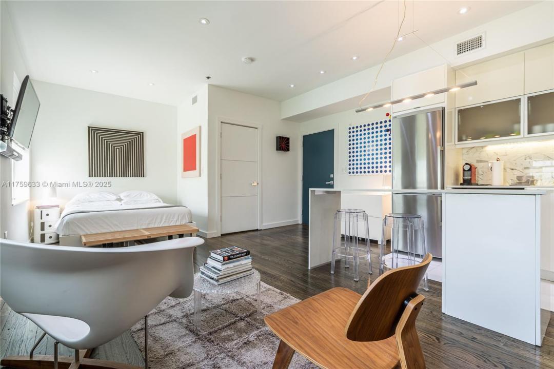 Miami Beach, FL 33139