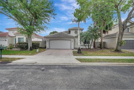 1955 NW 100th Ave, Pembroke Pines, FL 33024