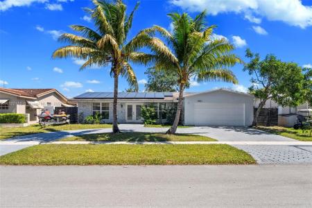 1821 N 55th Ave, Hollywood, FL 33021