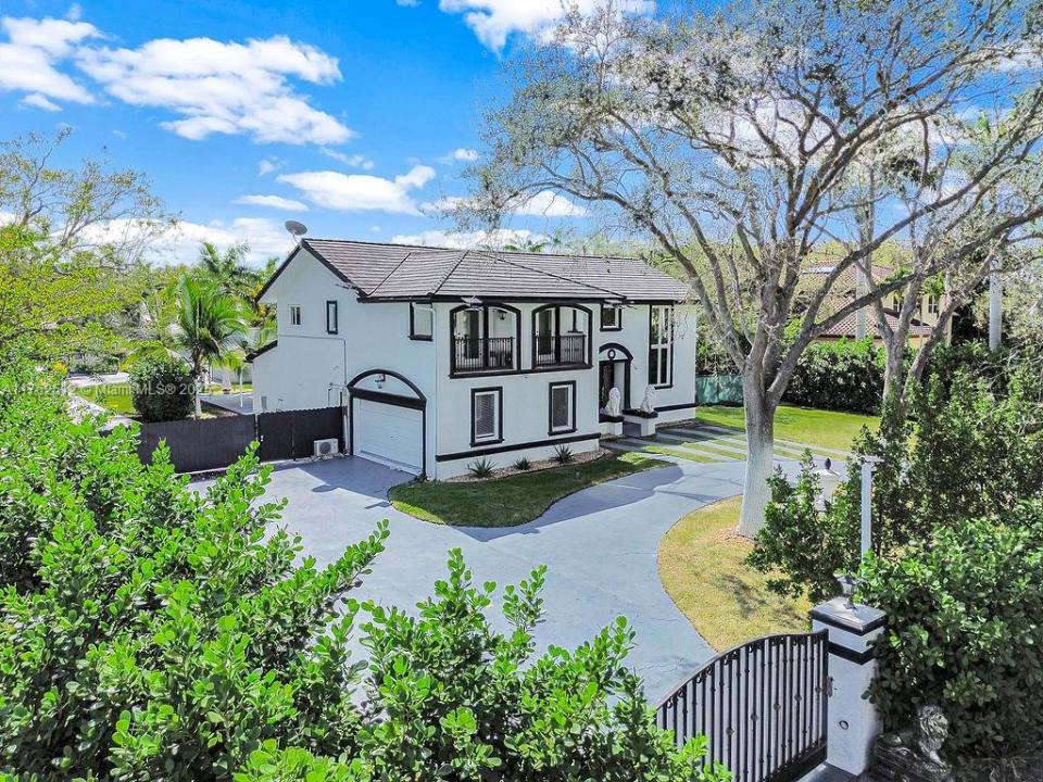 7830 SW 120th St, Pinecrest, FL 33156