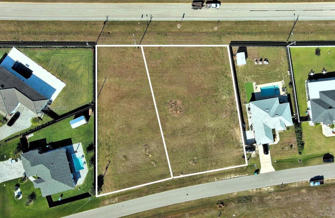 454 & 460 NE Juanita Pl, Cape Coral, FL 33909