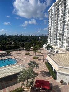 4101 Pine Tree Dr 616, Miami Beach, FL 33140