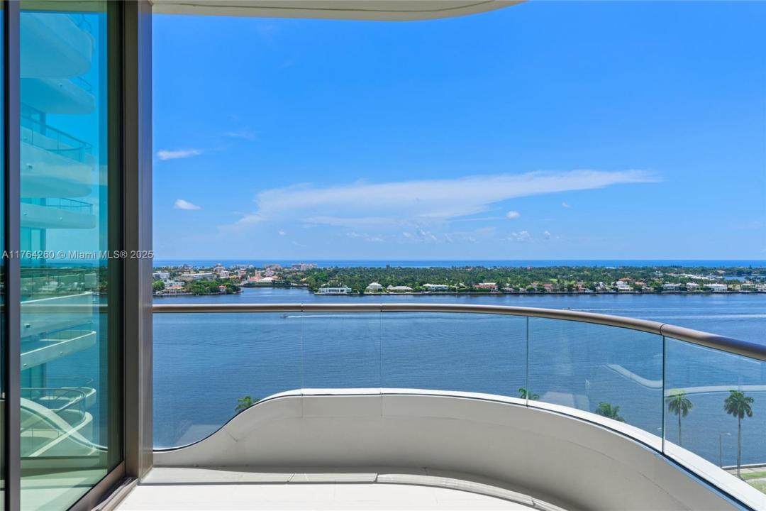 200 Arkona Ct 1401, West Palm Beach, FL 33401