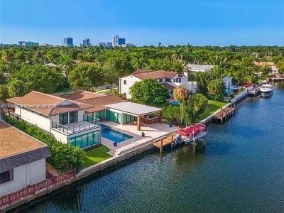 1025 Diplomat Pkwy, Hollywood, FL 33019