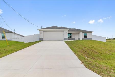 8022 Melody Cir 8022, La Belle, FL 33935