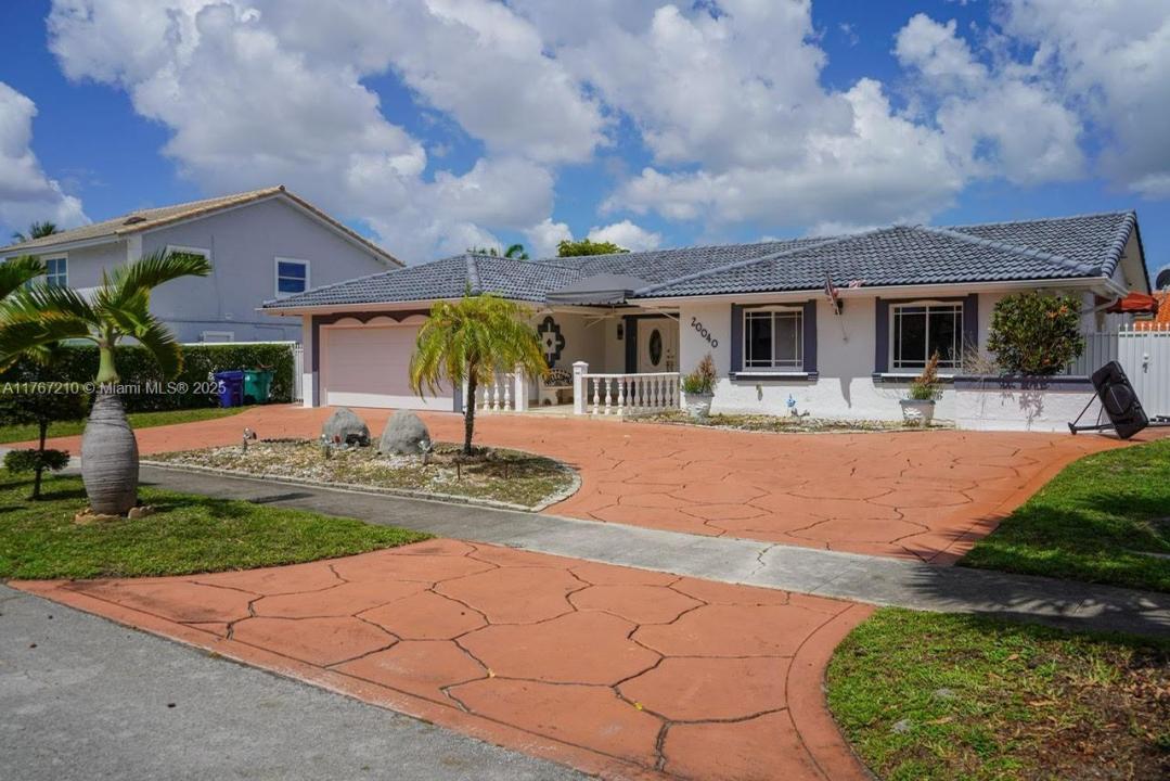 20040 NW 63rd Ave, Hialeah, FL 33015