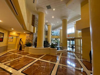 20281 E Country Club Dr 810, Aventura, FL 33180