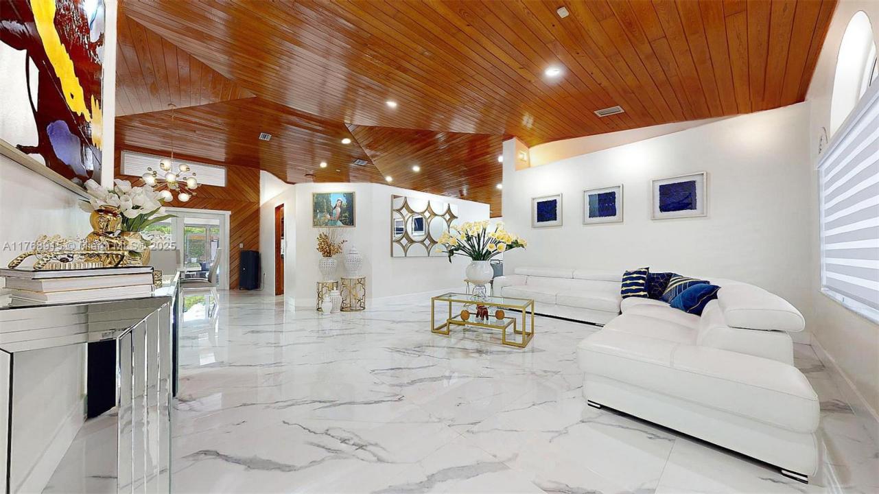 2340 SW 139th Ave, Miami, FL 33175